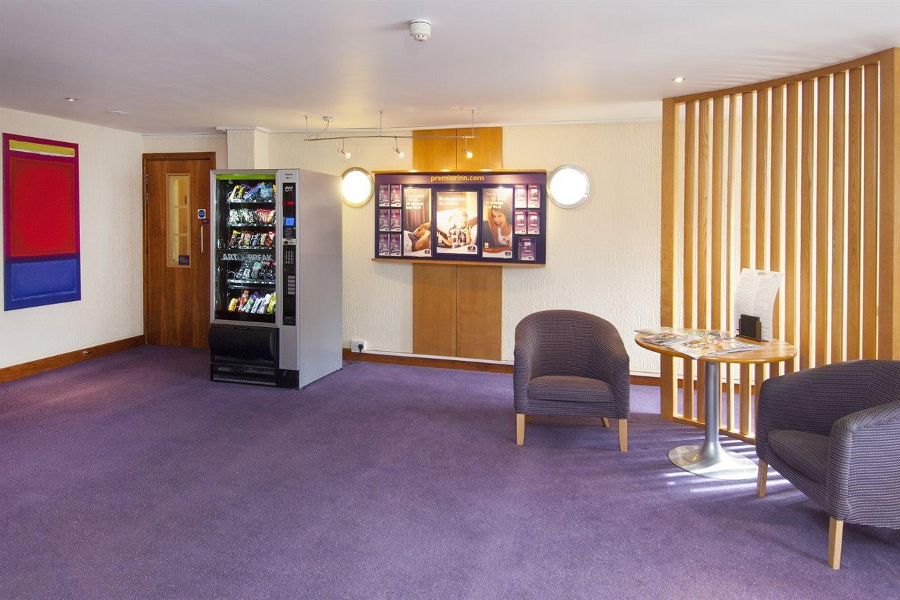 Premier Inn Premier Inn Silverstone Syresham Exterior photo
